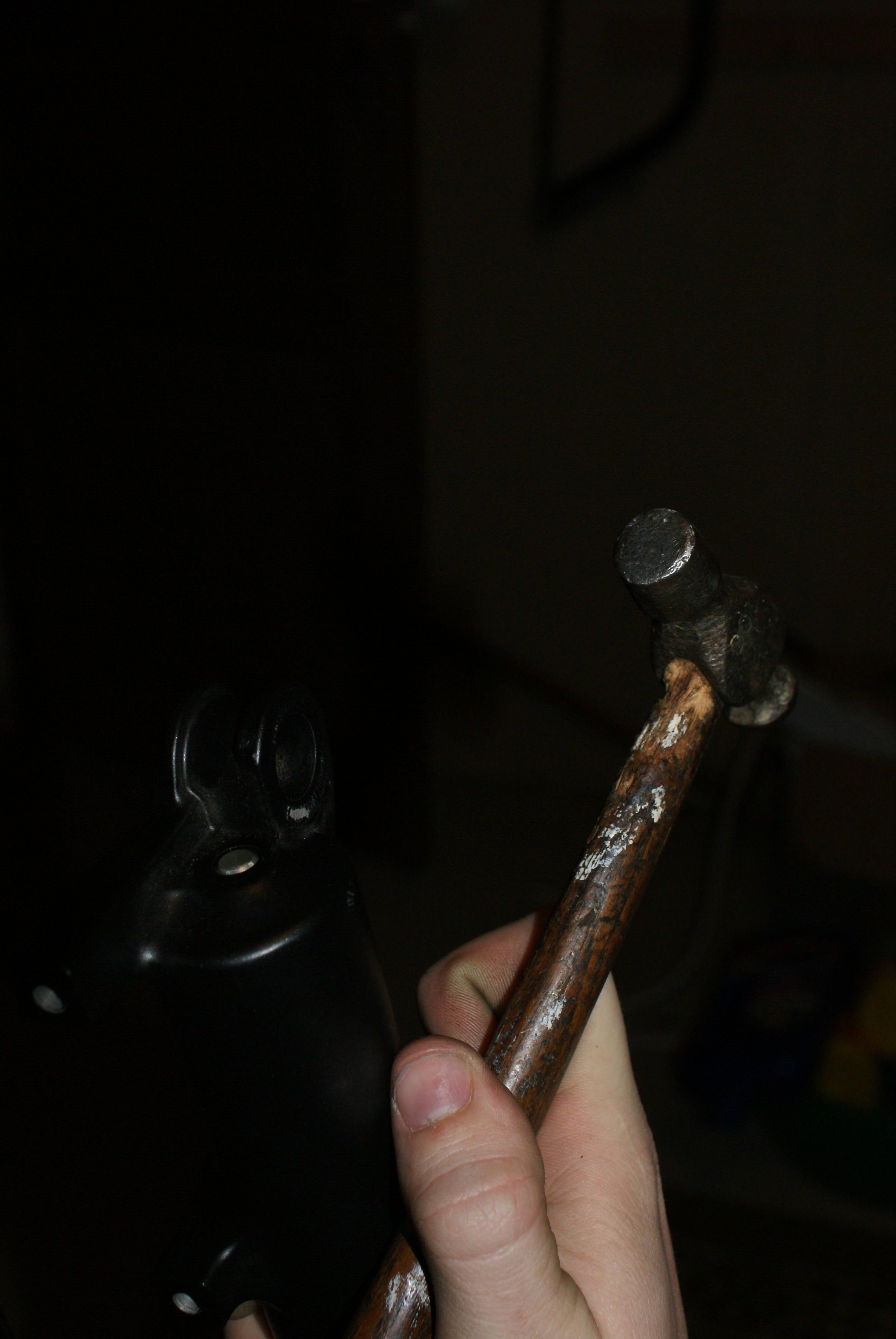 push-bottom-bolt